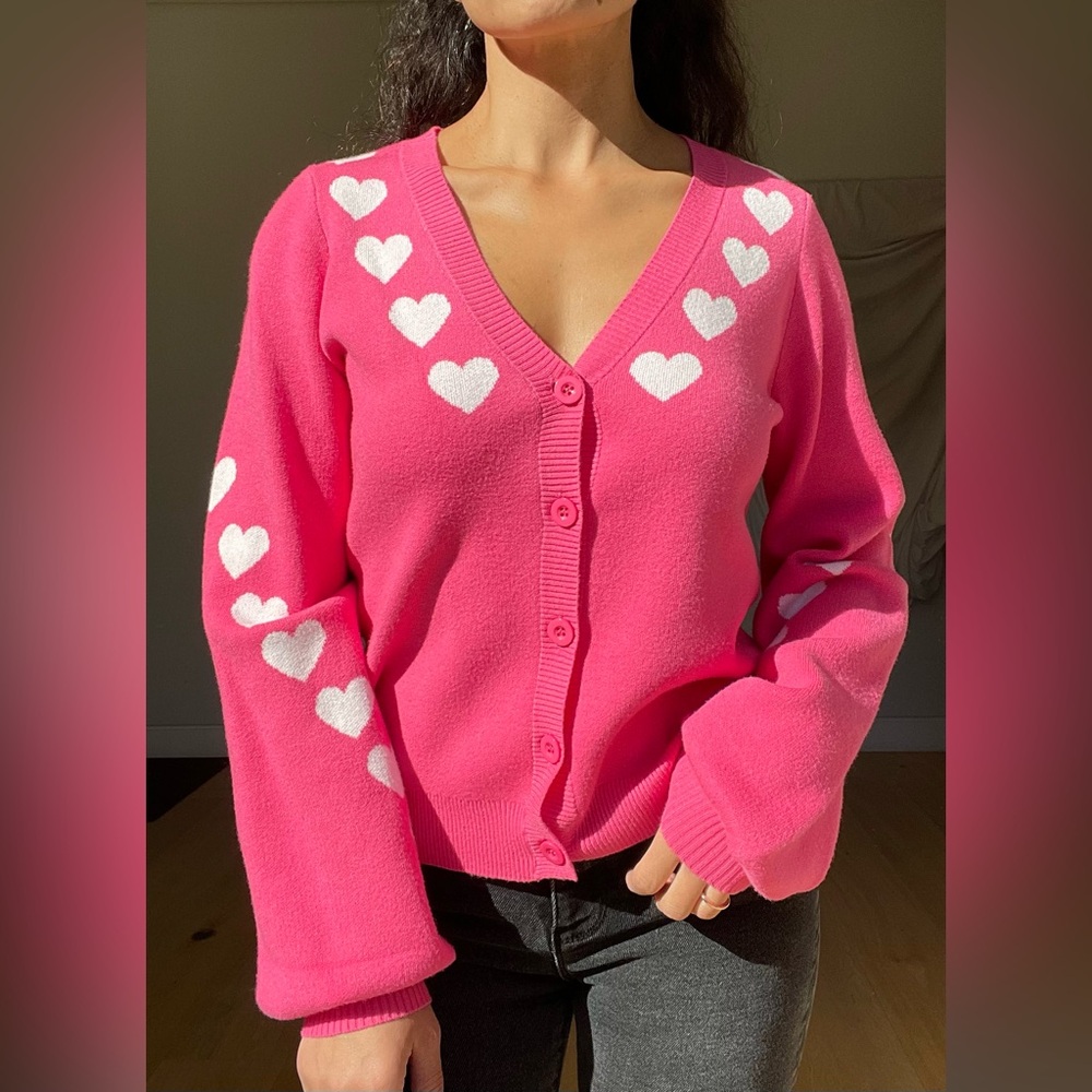 ✨3 FOR $30 BUNDLE SALE! + DISCOUNTED SHIPPING✨ KAILY K Pink Heart Cardigan